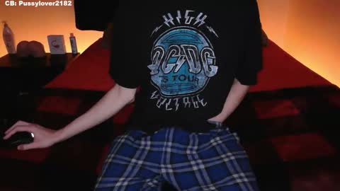 Snapshot of pussylover2182 chatting on 9, 11, 2025 pussylover2182 online show from 9, 11, 2025