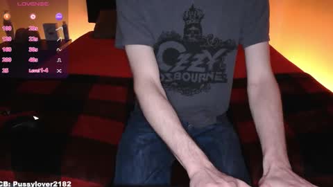 Snapshot of pussylover2182 chatting on 22, 11, 2025 pussylover2182 online show from 22, 11, 2025