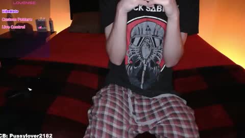 Snapshot of pussylover2182 chatting on 25, 11, 2025 pussylover2182 online show from 25, 11, 2025