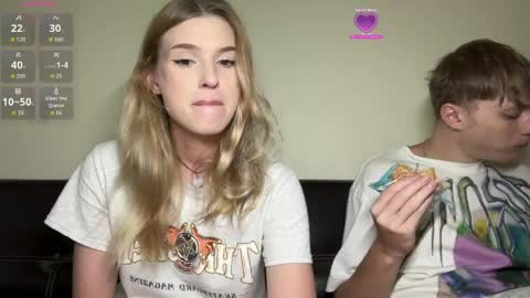 Snapshot of pussymoneywet chatting on 19, 4, 2026 Lina online show from 19, 4, 2026