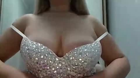 Snapshot of pussyxkitty chatting on 29, 3, 2026 Alice online show from 29, 3, 2026