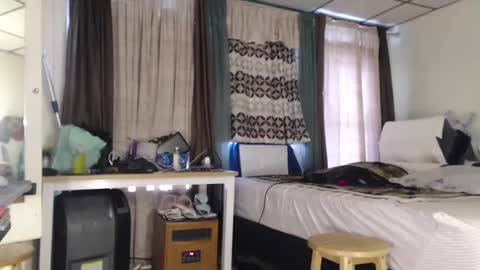 Snapshot of putiputi4u chatting on 2, 1, 2025 putiputi4u online show from 2, 1, 2025