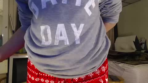 Snapshot of putiputi4u chatting on 4, 1, 2025 putiputi4u online show from 4, 1, 2025