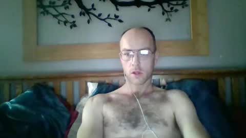 Snapshot of q2phq2ph chatting on 8, 11, 2025 q2phq2ph online show from 8, 11, 2025