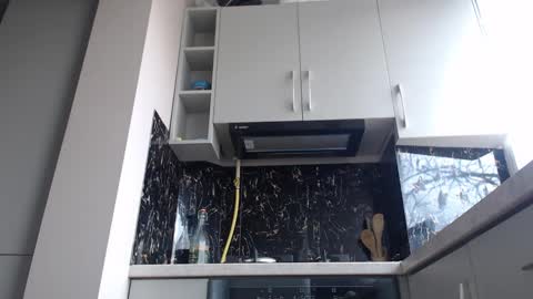 Snapshot of qeeensgambit chatting on 13, 1, 2025 Milana online show from 13, 1, 2025