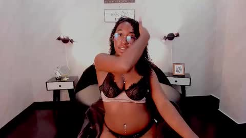 Snapshot of qeen_black2 chatting on 27, 11, 2025 Keyla Queen Black online show from 27, 11, 2025