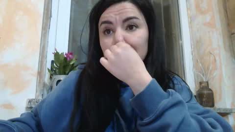 Snapshot of qtxwrm31 chatting on 6, 3, 2025 L online show from 6, 3, 2025