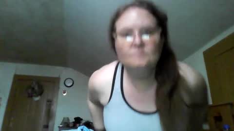 Snapshot of queen211869 chatting on 13, 12, 2025 Queenjenny online show from 13, 12, 2025