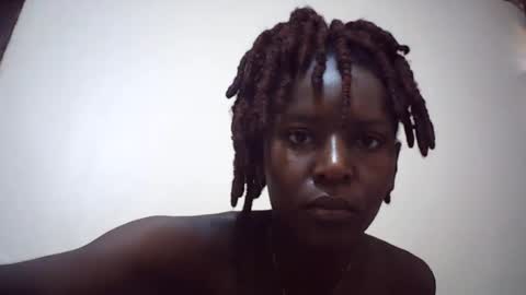 Snapshot of queen_0012 chatting on 9, 8, 2026 asher online show from 9, 8, 2026