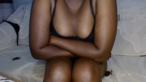 Snapshot of queen_12344 chatting on 18, 2, 2025 emmie online show from 18, 2, 2025