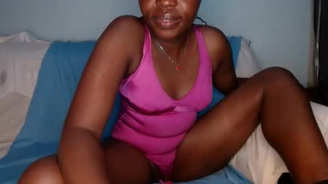 Snapshot of queen_12344 chatting on 23, 2, 2025 emmie online show from 23, 2, 2025