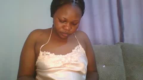 Snapshot of queen_12344 chatting on 17, 3, 2026 emmie online show from 17, 3, 2026