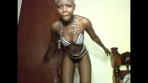 queen_abito online show from 4, 1, 2025