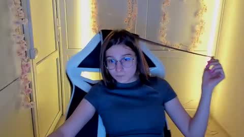 Snapshot of queen_amelie chatting on 23, 4, 2026 Amelie online show from 23, 4, 2026