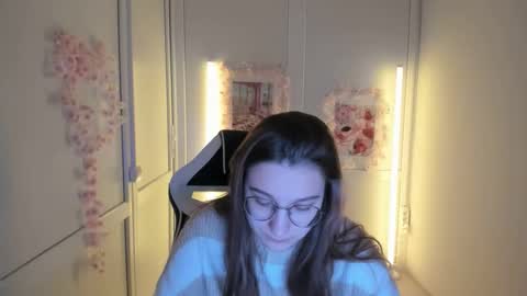 Snapshot of queen_amelie chatting on 29, 4, 2026 Amelie online show from 29, 4, 2026
