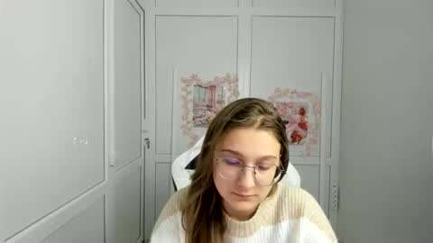 Snapshot of queen_amelie chatting on 28, 5, 2026 Amelie online show from 28, 5, 2026