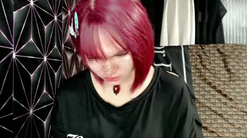 Snapshot of queen_elicktra chatting on 19, 6, 2026 JOY online show from 19, 6, 2026