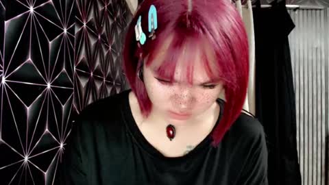 Snapshot of queen_elicktra chatting on 16, 7, 2026 JOY online show from 16, 7, 2026