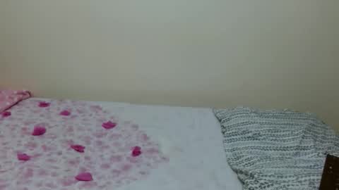 Snapshot of queen_ema chatting on 26, 10, 2025 queen ema online show from 26, 10, 2025