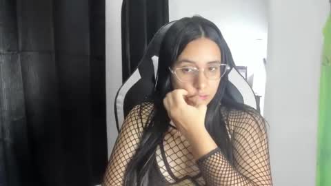 Snapshot of queen_findom1 chatting on 15, 11, 2025 queen_findom1 online show from 15, 11, 2025