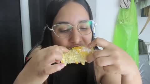 Snapshot of queen_findom1 chatting on 22, 11, 2025 queen_findom1 online show from 22, 11, 2025