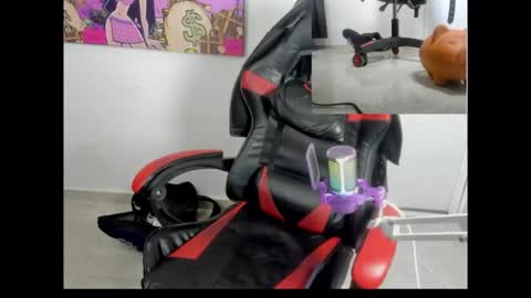 Snapshot of queen_findom1 chatting on 15, 1, 2026 queen_findom1 online show from 15, 1, 2026