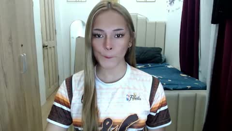 Snapshot of queen_heart0 chatting on 10, 5, 2026 shawny online show from 10, 5, 2026