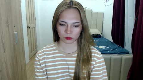 Snapshot of queen_heart0 chatting on 19, 5, 2026 shawny online show from 19, 5, 2026
