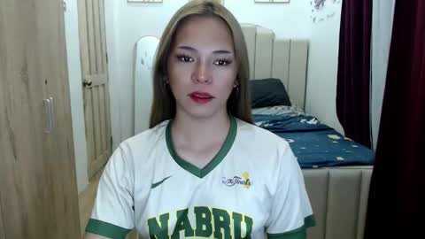 Snapshot of queen_heart0 chatting on 25, 5, 2026 shawny online show from 25, 5, 2026