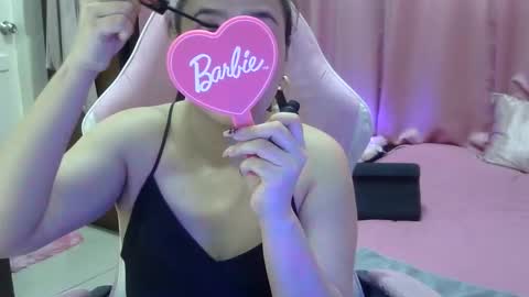 QueenHennessy online show from 13, 2, 2025