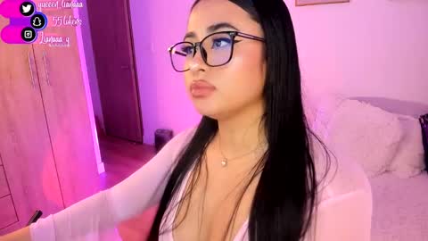 Snapshot of queen_liana chatting on 14, 12, 2024 Liana  online show from 14, 12, 2024