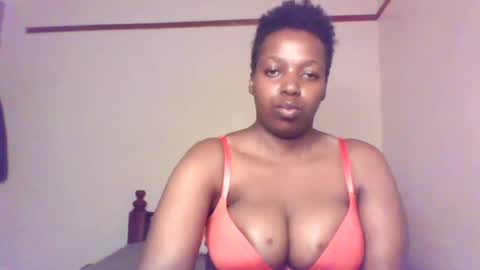 Snapshot of queen_melanine chatting on 10, 12, 2024 QUEEN online show from 10, 12, 2024