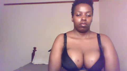Snapshot of queen_melanine chatting on 20, 12, 2024 QUEEN online show from 20, 12, 2024