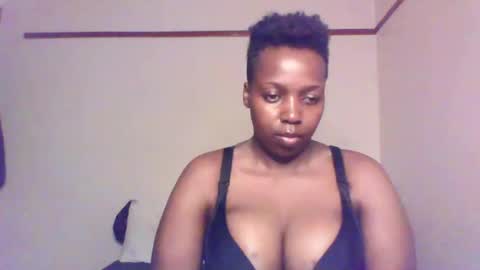 Snapshot of queen_melanine chatting on 1, 1, 2025 QUEEN online show from 1, 1, 2025