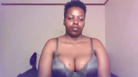 Snapshot of queen_melanine chatting on 2, 1, 2025 QUEEN online show from 2, 1, 2025
