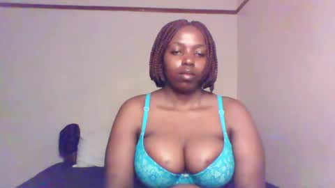 Snapshot of queen_melanine chatting on 11, 1, 2025 QUEEN online show from 11, 1, 2025