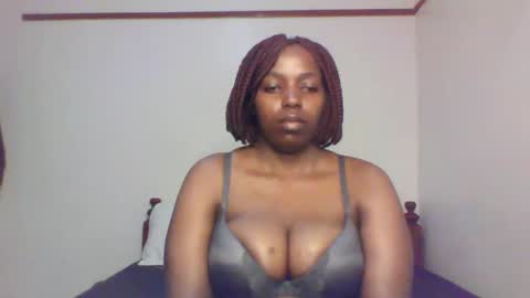 Snapshot of queen_melanine chatting on 27, 1, 2025 QUEEN online show from 27, 1, 2025