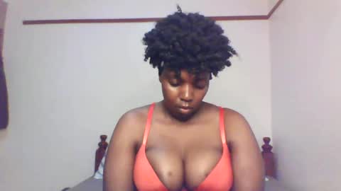 Snapshot of queen_melanine chatting on 7, 2, 2025 QUEEN online show from 7, 2, 2025