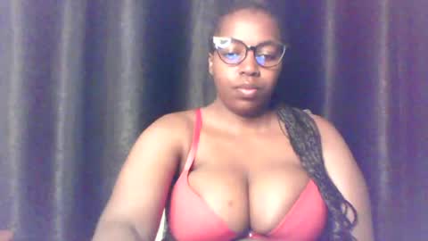 Snapshot of queen_melanine chatting on 12, 7, 2026 QUEEN online show from 12, 7, 2026