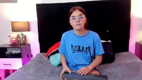 Snapshot of queen_misy chatting on 19, 6, 2026 queen_misy online show from 19, 6, 2026