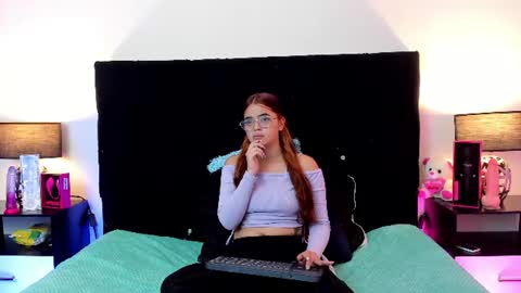 Snapshot of queen_misy chatting on 2, 8, 2026 queen_misy online show from 2, 8, 2026