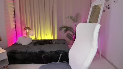 Snapshot of queen_of_deepthroat chatting on 14, 12, 2025 queen_of_deepthroat online show from 14, 12, 2025