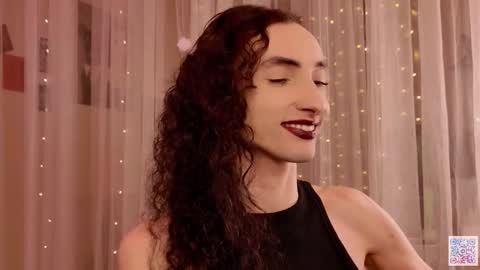 Snapshot of queen_of_tease chatting on 18, 11, 2025 queen_of_tease online show from 18, 11, 2025