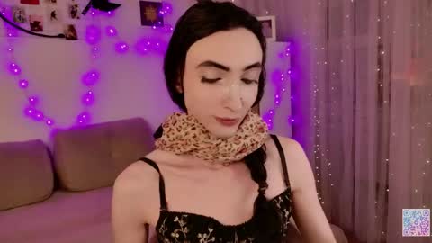 Snapshot of queen_of_tease chatting on 10, 5, 2026 queen_of_tease online show from 10, 5, 2026