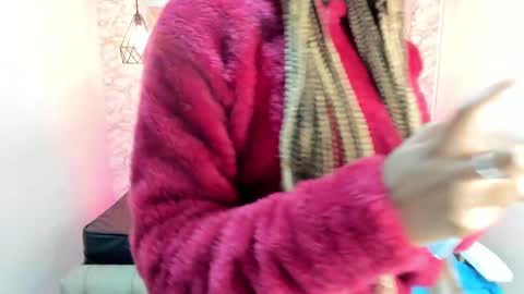   online show from 21, 2, 2025