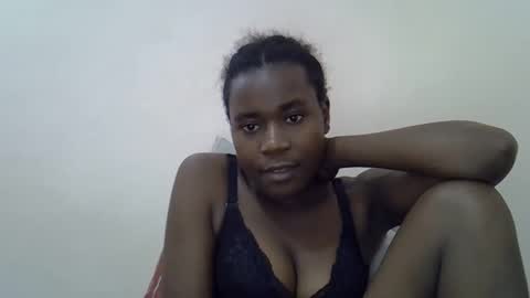Snapshot of queen_sly chatting on 11, 10, 2025 queen_sly online show from 11, 10, 2025