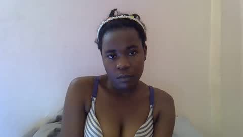 Snapshot of queen_sly chatting on 15, 10, 2025 queen_sly online show from 15, 10, 2025