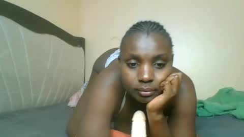 Snapshot of queen_wow2 chatting on 12, 6, 2026 queen online show from 12, 6, 2026