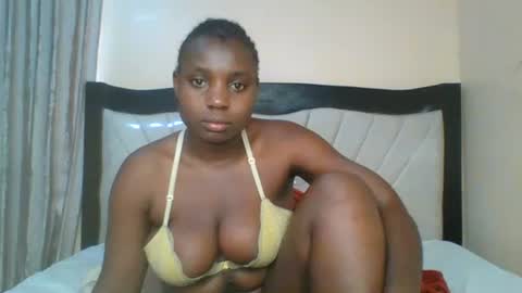 Snapshot of queen_wow2 chatting on 22, 6, 2026 queen online show from 22, 6, 2026