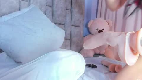 Snapshot of queen_yully chatting on 16, 4, 2026 queen_yully online show from 16, 4, 2026
